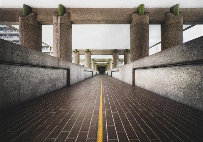 Photo of the yellow line on the Barbican highwalk