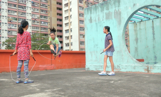 children playing jump rope