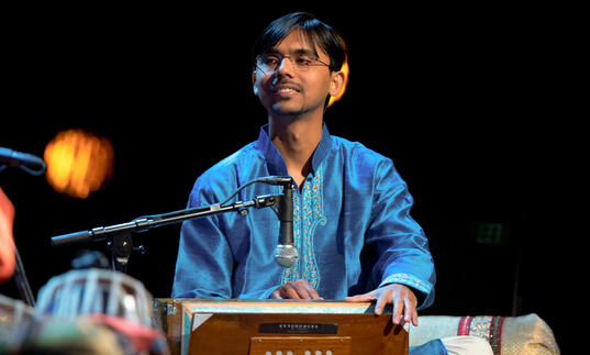 Image of Tanmay Deochake on stage