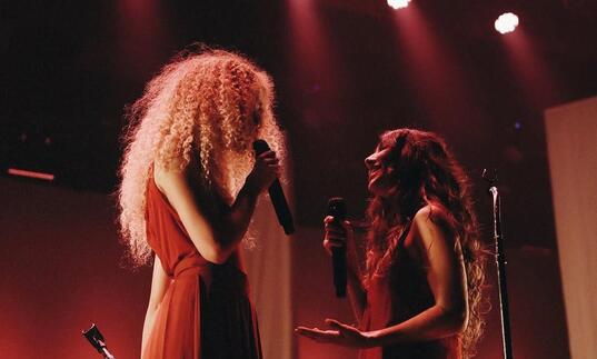 ANAVITORIA on stage